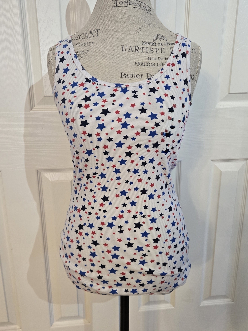 Time and Tru White Ribbed Star Print Tank Top - Red & Blue